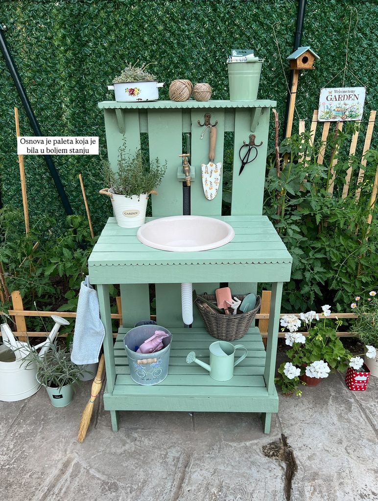How to Declutter Your Backyard

